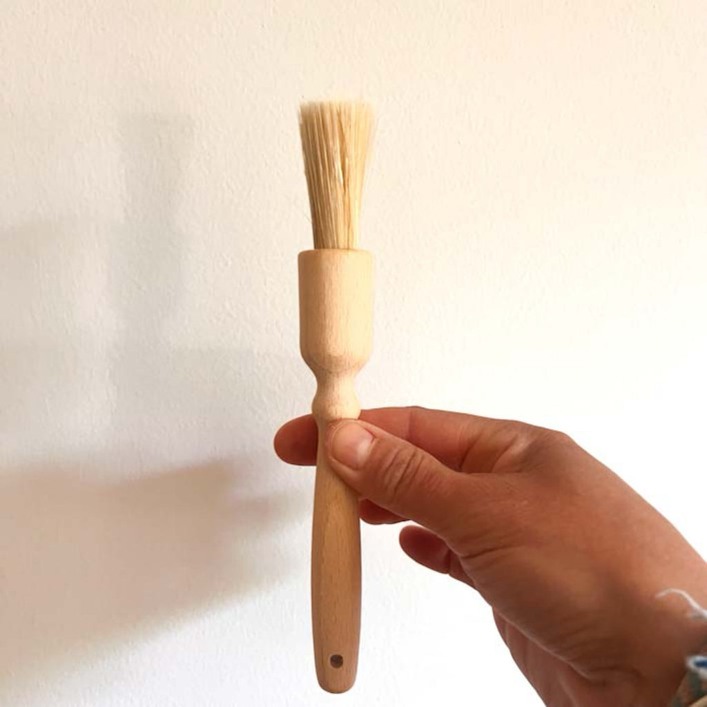 Round Cooking Brush in Beechwood