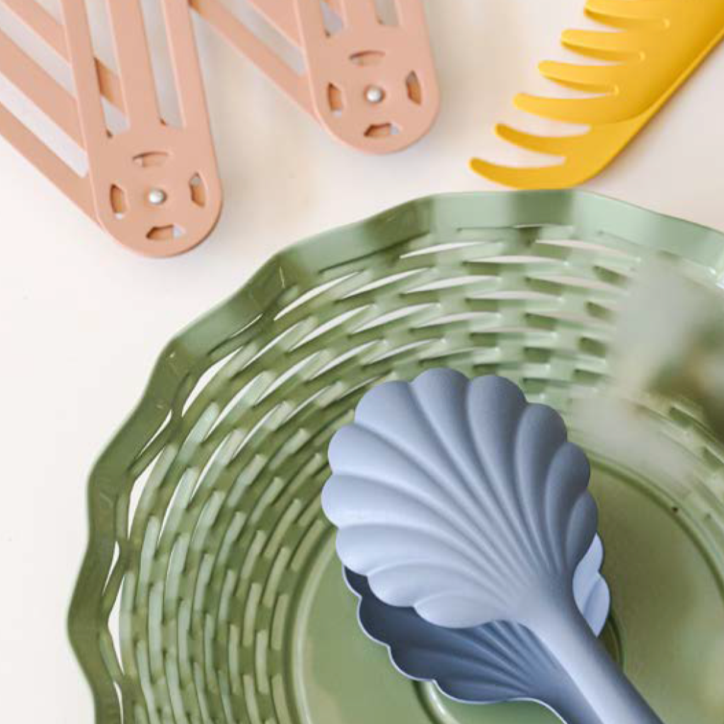 Scalloped Serving Tongs in Stainless Steel